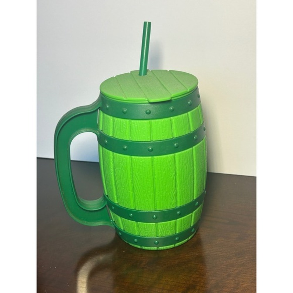 St Patricks Day Green Barrel Mug Set of 2 Plastic Shamrock Beer Stein with Straw - Picture 11 of 14
